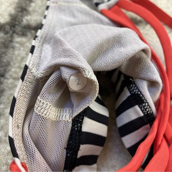 Women's Strappy Back Bra - Red and Black - Picture 4 of 7